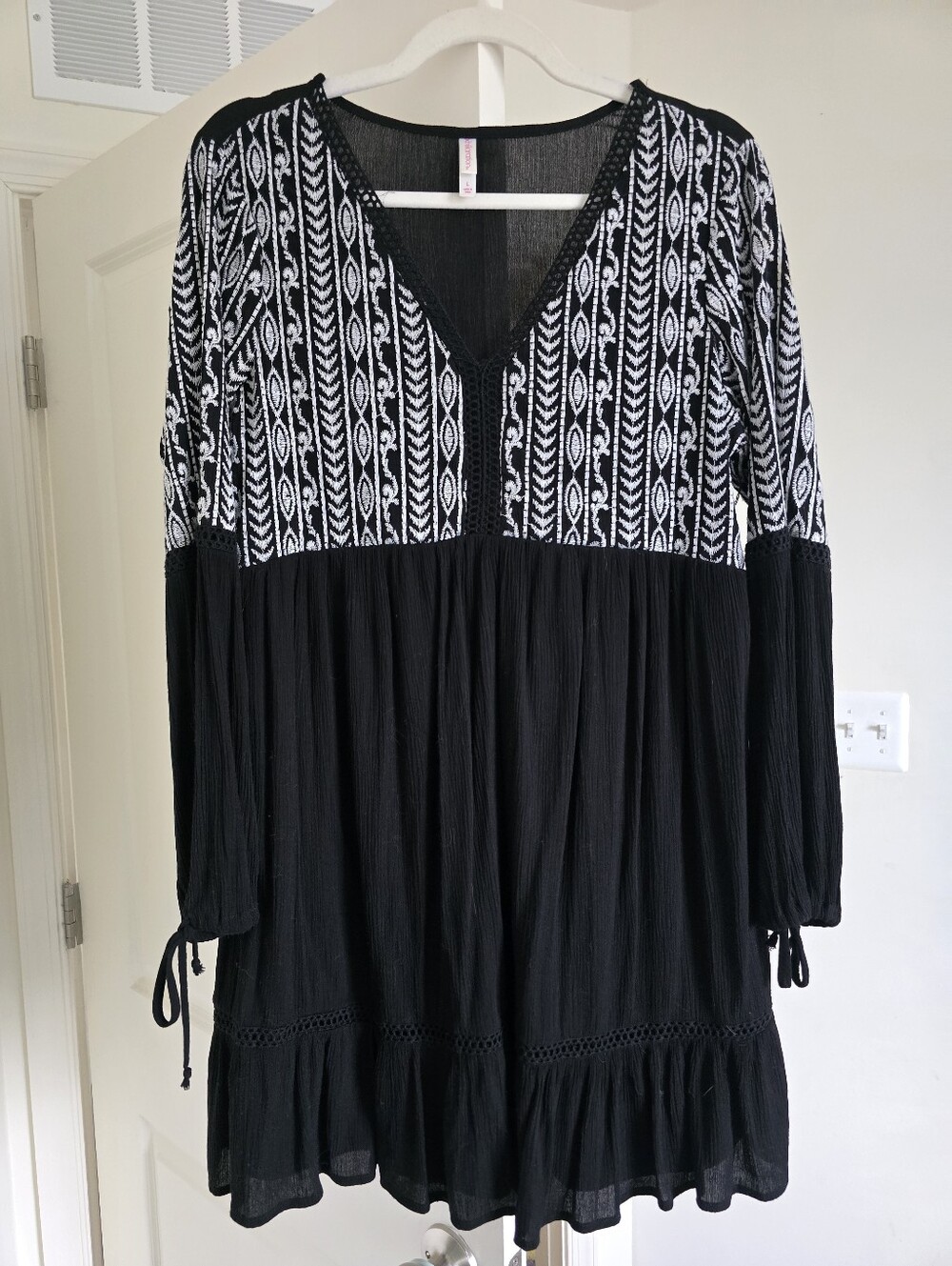 Xhilaration Black White Embroidered Boho Mini Dress Bell Sleeve L